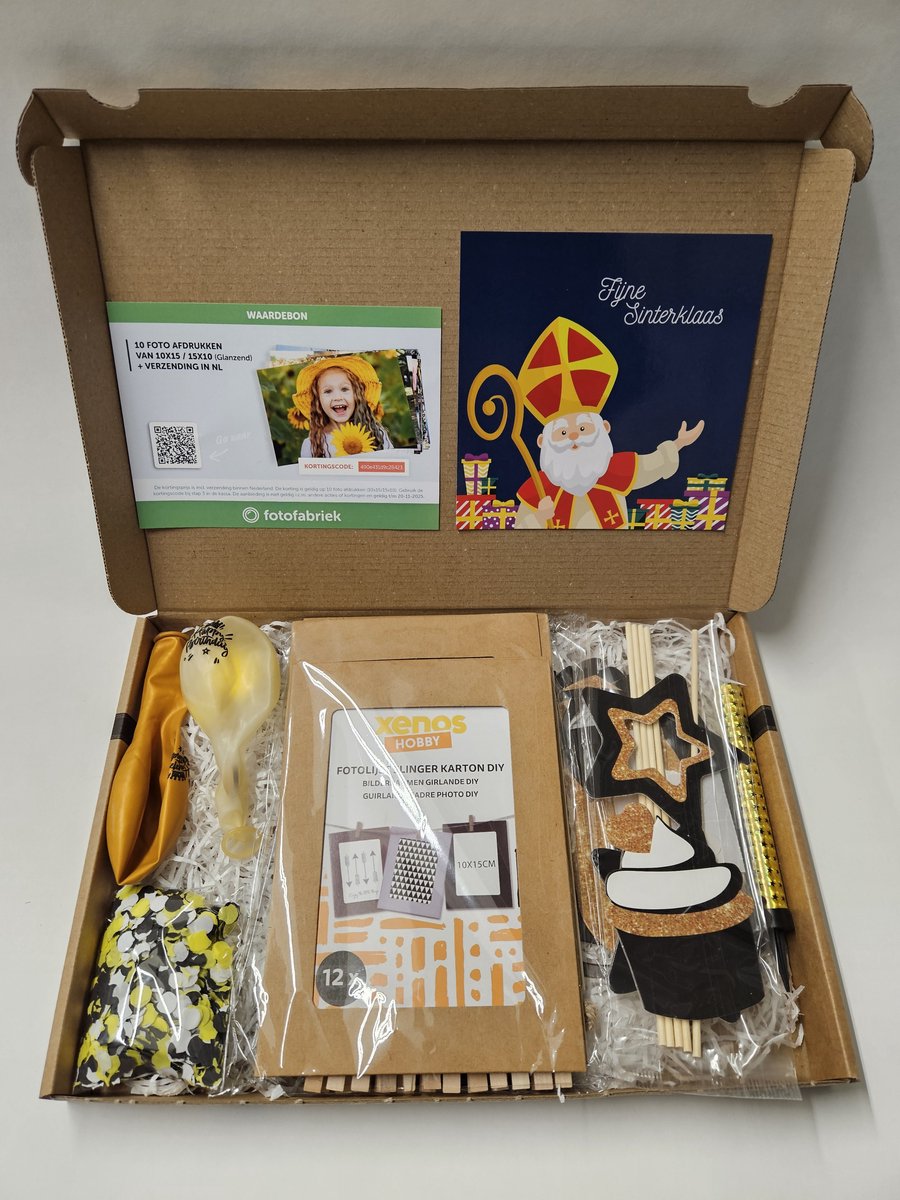 Foto Pret Pakket - Fijne Sinterklaas met fotocadeaubon, mystery card met persoonlijke (video)boodschap en vele foto-feestartikelen | Verjaardag | Jubileum | Zomaar